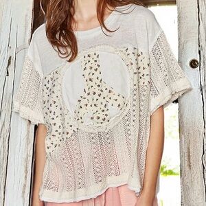 ✨NWT-POL Half Crochet Peace Sign Patchwork BOHO Short Sleeve Top size medium